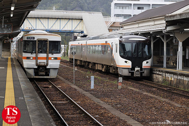 JR Tokai KiHa 25 & HC 85 Limited Express Nanki Owase