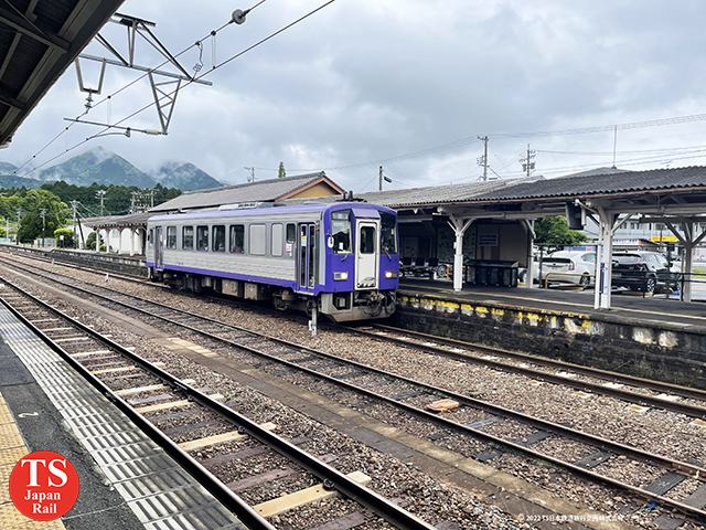 JR West KiHa120 Kansai Main Line Tsuge