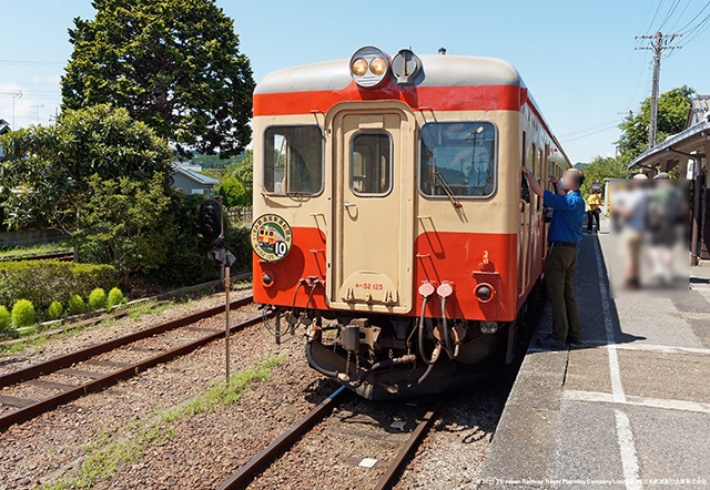 Isumi-Tetsudo KiHa52 at Otaki