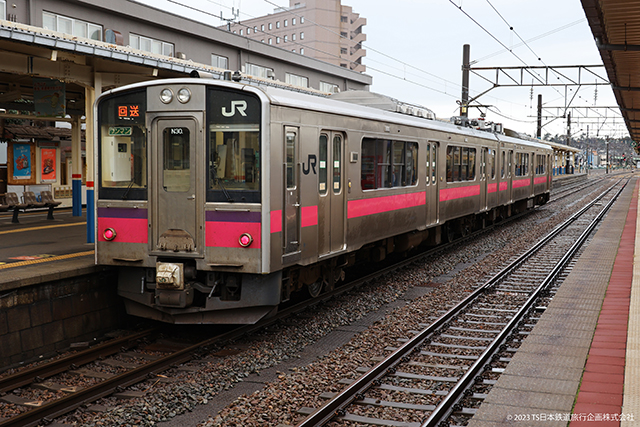 JR East (Akita) 701 EMU (Sakata)