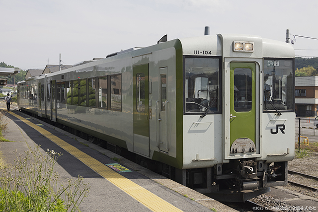 JR East KiHa111 DMU