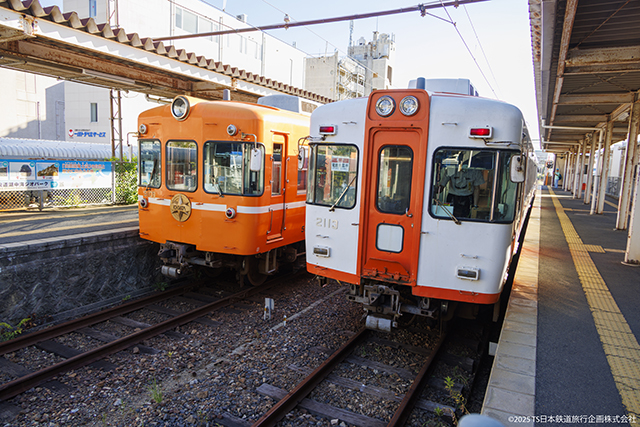 Ichibata Electric Railway 5000系 & 2000系 at Kawato