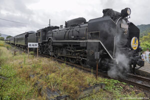 JR West SL Yamaguchi D51-200 at Jifuku Station (Yamaguchi Line)