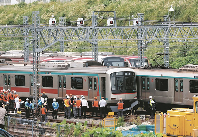 Tokyu Denentoshi Line Kajigaya collision (Tokyo Shimbun)