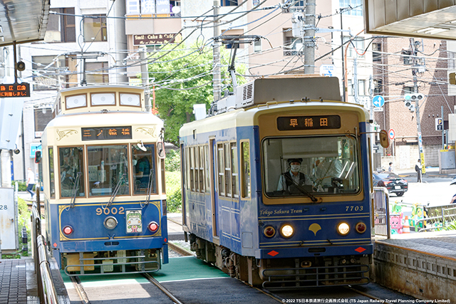 Toden Arakawa Tram Line Itsuka Eki Mae (9002 & 7703)